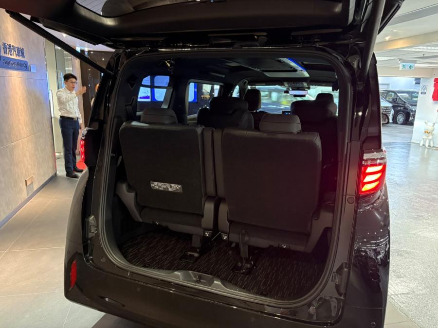 Alphard 2.5 Z - Image 5